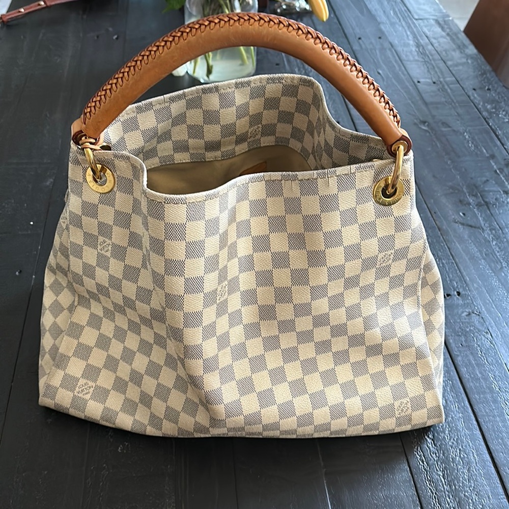 Authentic Louis Vuitton Artsy Damier
Azur Discontinued Style